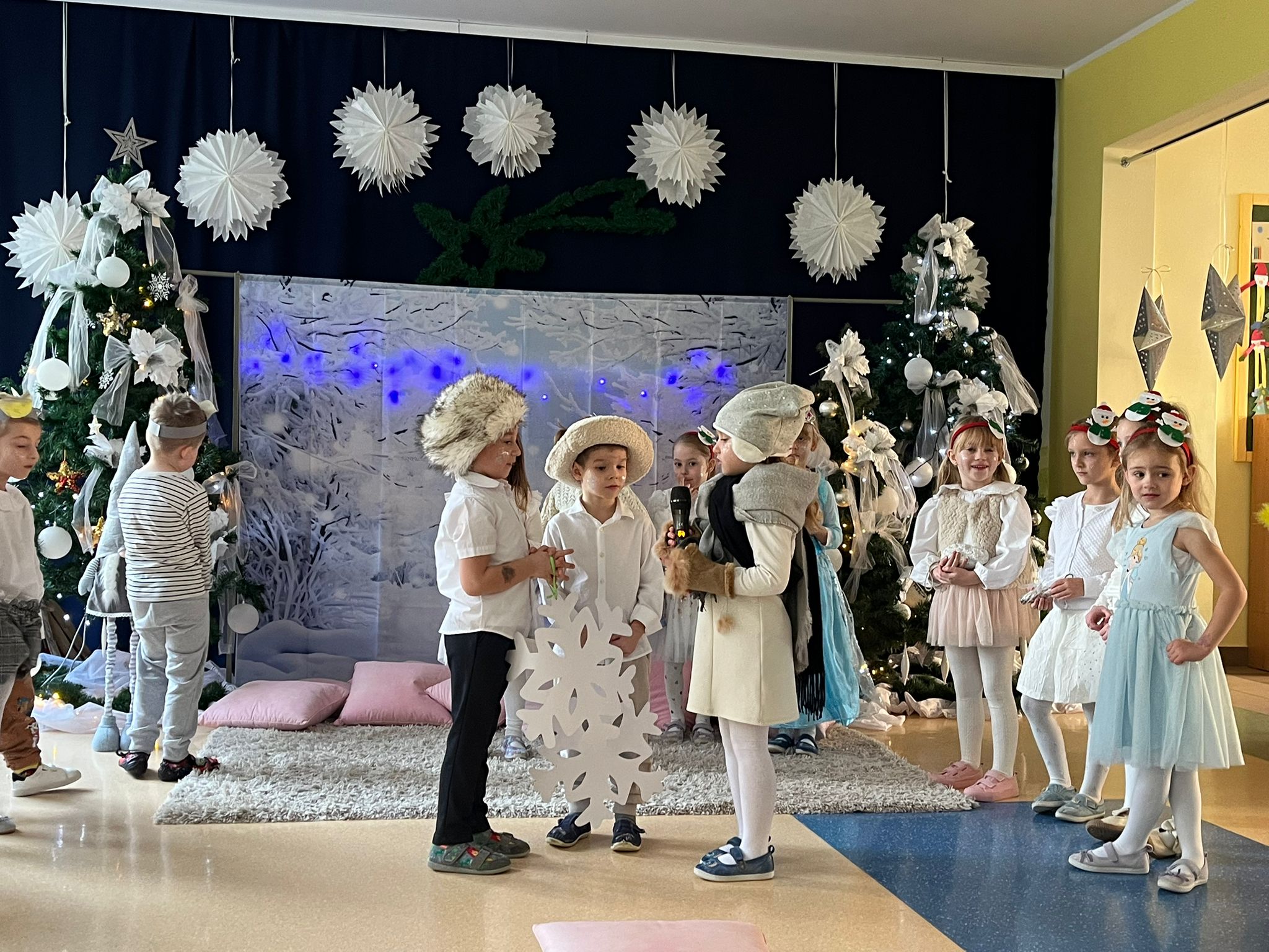  Dzieci w przebraniach