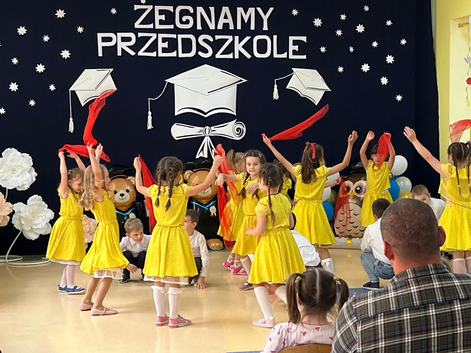  Dzieci w przebraniach