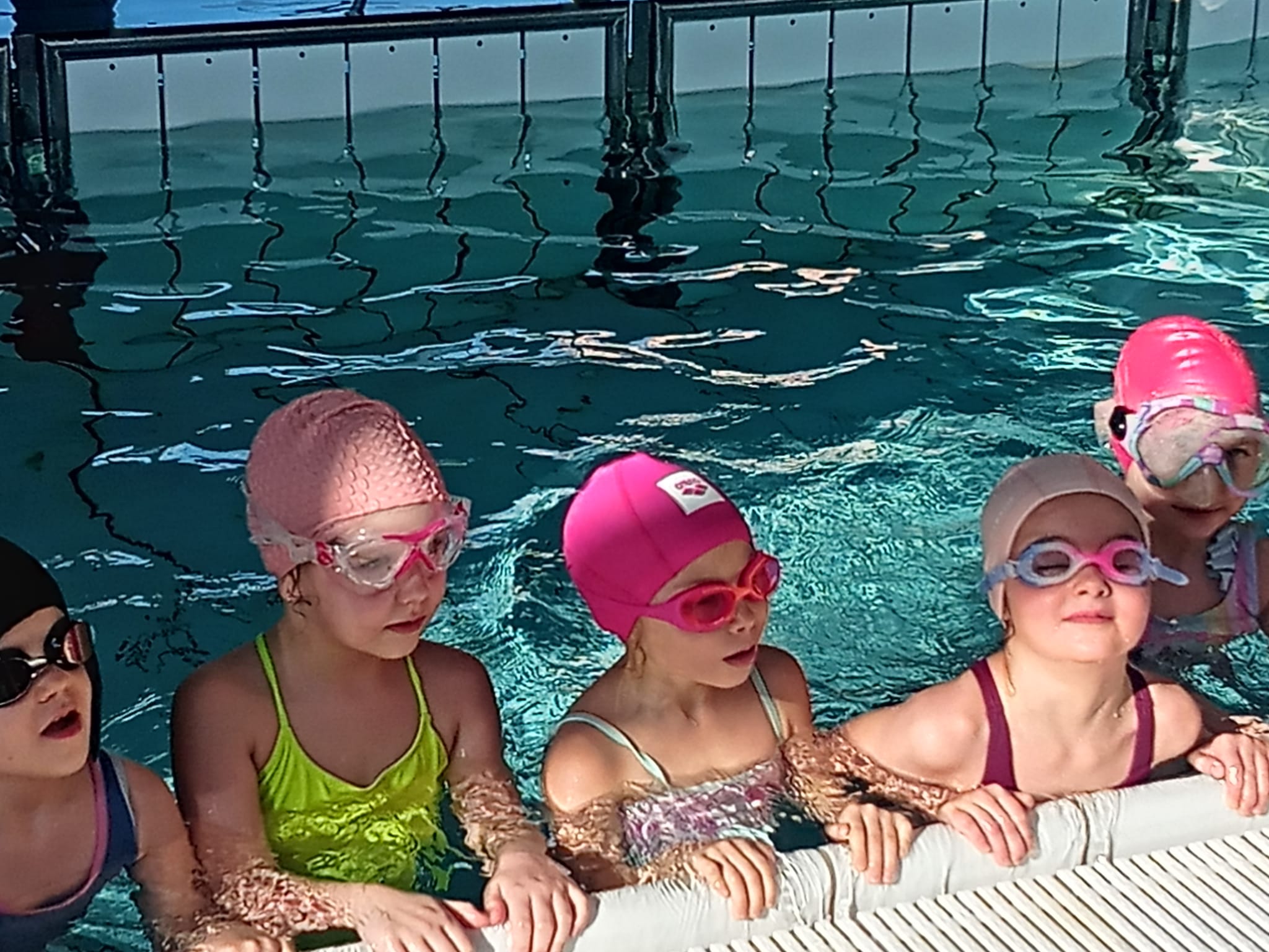  Dzieci na basenie